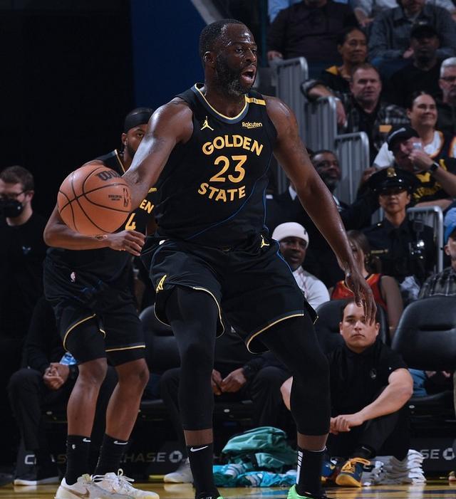 勇士战胜猛龙，格林送出制胜助攻