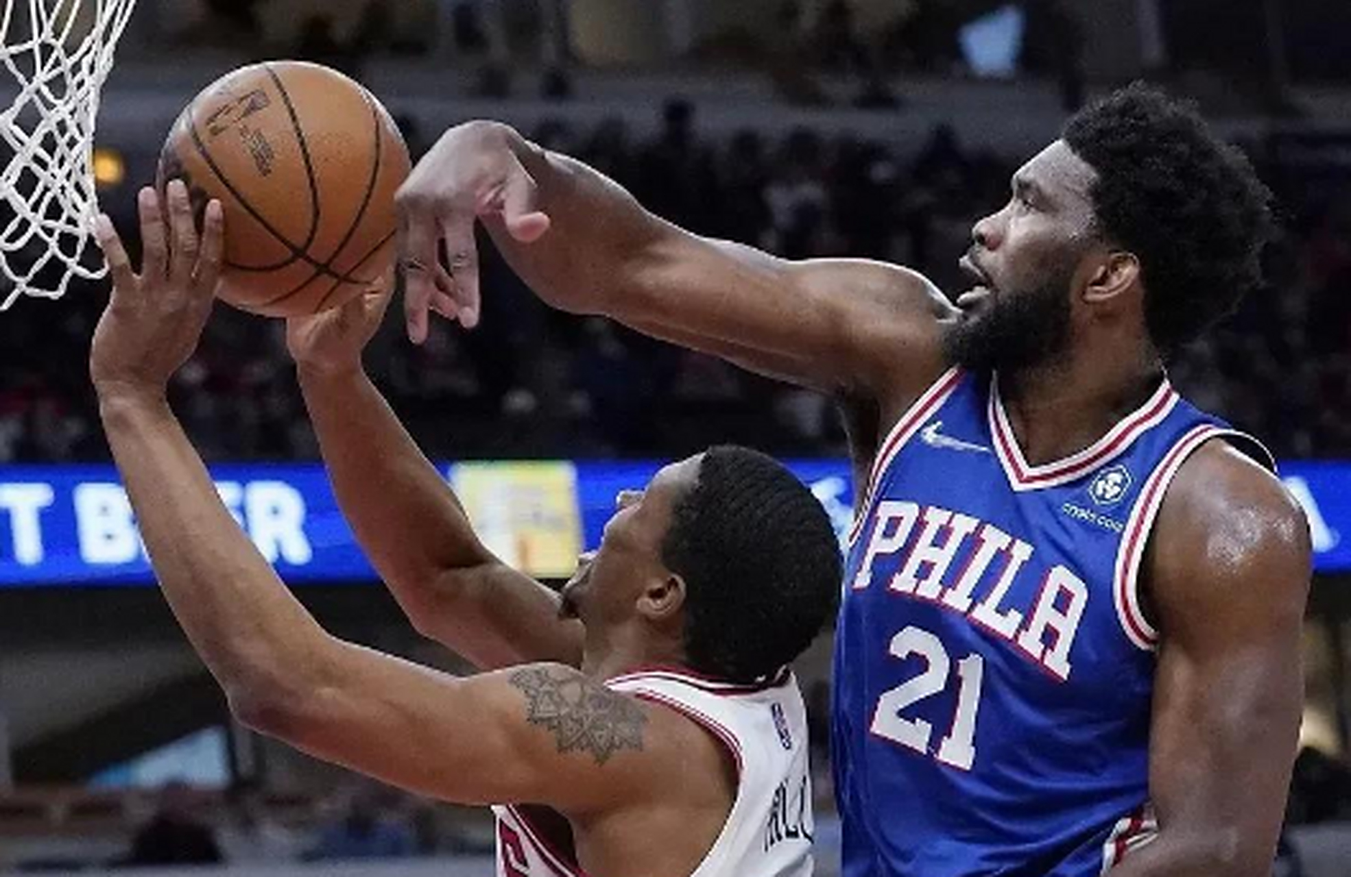 76人主场击败黄蜂，继续保持不败！