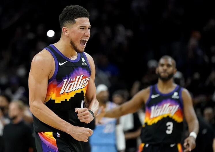 天津队力克爵士，布克状态火热